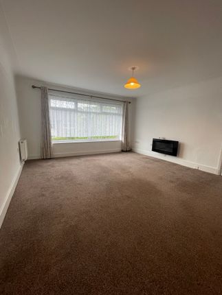 Flat to rent in 12 Moss Bank Court, Long Lane, Ormskirk