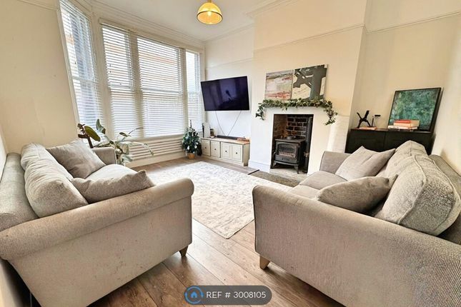 Bellfield Ave Cheadle Hulme, Cheadle photo 3