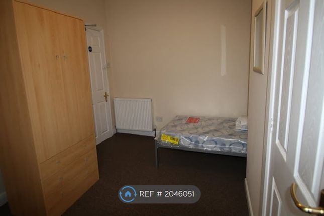 Room to rent in West Square, Scarborough