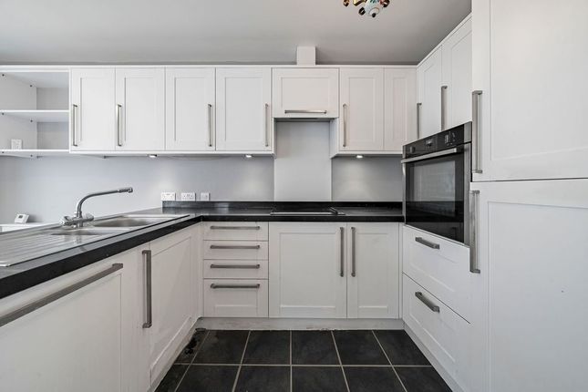 25, Meadow Road, Ashford photo 2