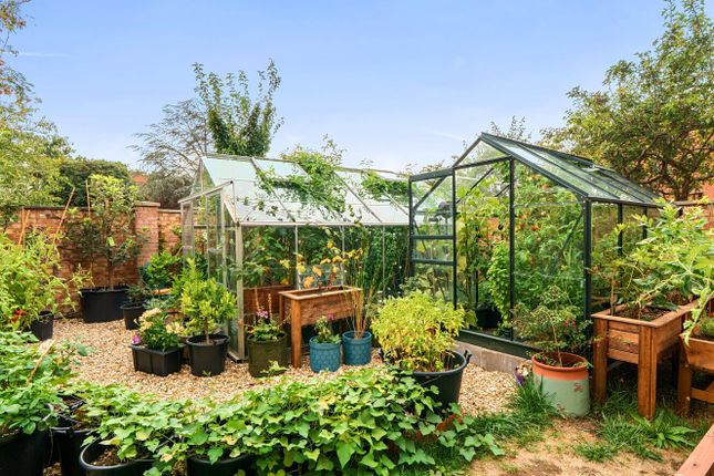 29, Colne Drive, Walton On Thames photo 4