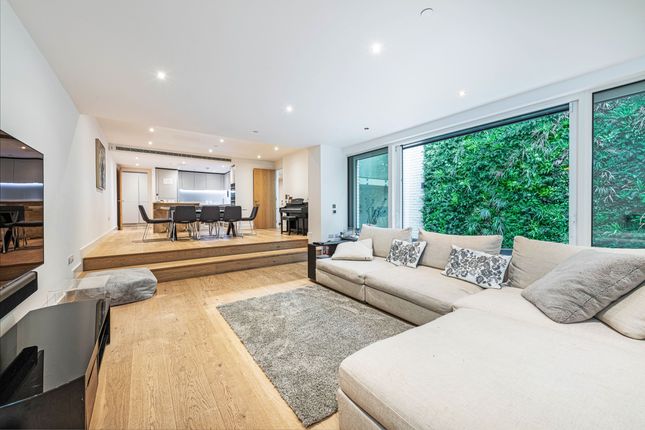 Thumbnail Terraced house for sale in 500 Chiswick High Road, London