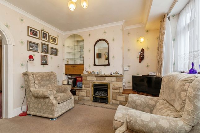 10, Headley Walk, Avon photo 2
