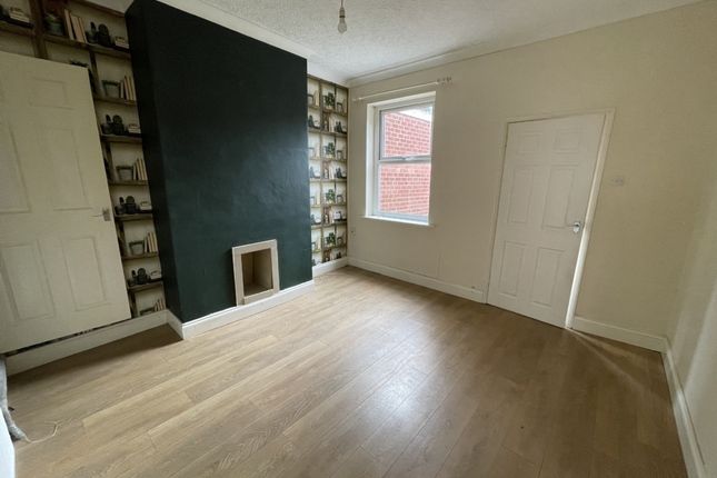 Terraced house to rent in Barber Street, Eastwood, Nottingham