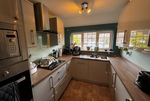 55, Mayfield Close, Carterton photo 4