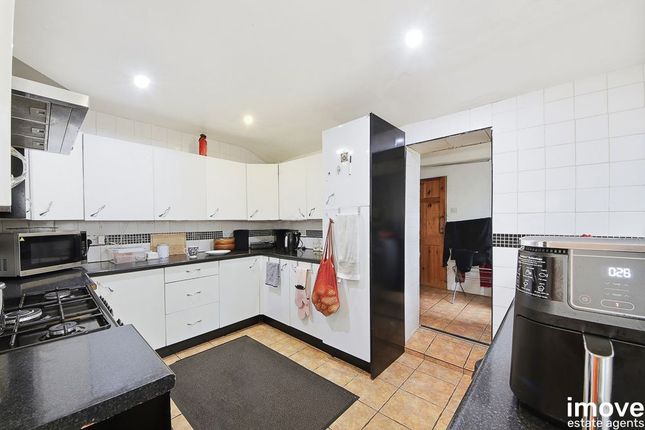 14 Bampfylde Road, Torquay photo 2