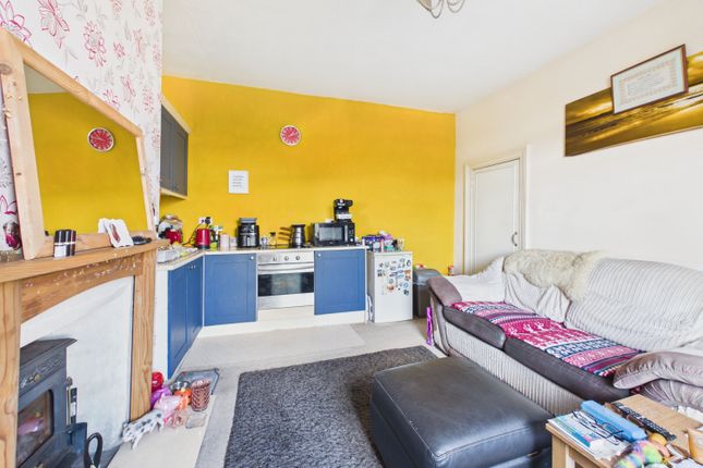 25, Street Lane Gildersome, Leeds photo 3