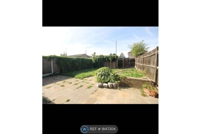 Dickens Avenue, Tilbury photo 3