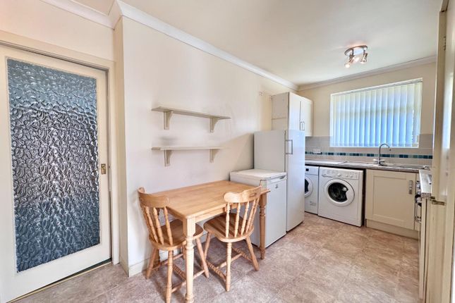 86, Coniston Avenue, Huddersfield photo 3