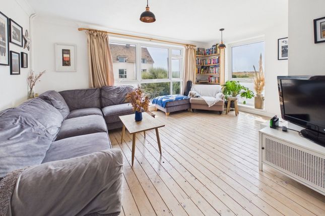 8, River Close, Shoreham-by-Sea photo 2