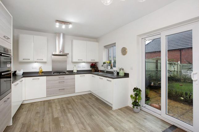 6 Swift Road, Dawlish photo 2