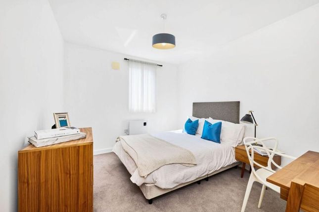 1, Bellingham Road, London photo 3
