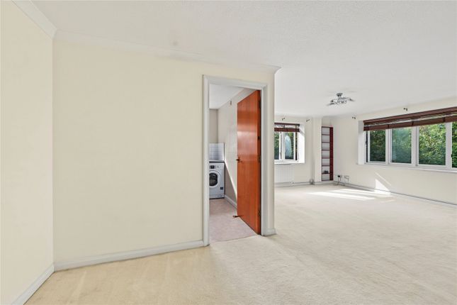 Flat 12, Burlington Gate, 42, Rothesay Avenue, London photo 4
