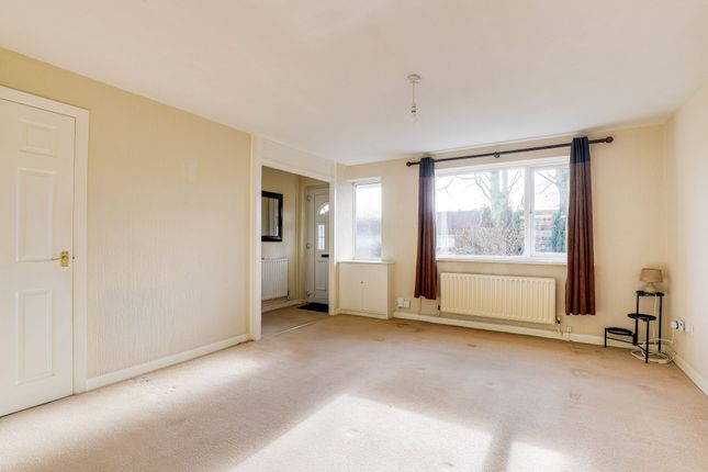 16 Bradman Gardens, Nottingham photo 2