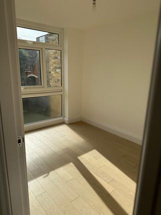 Flat 17 Westergate, Corfton Road, Ealing photo 5