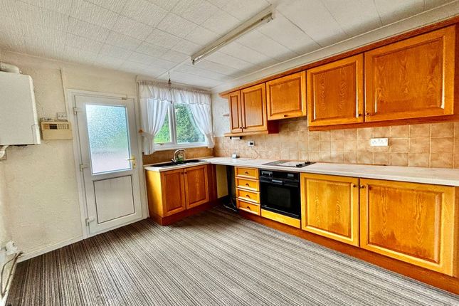 10 Gloucester Grove, Wakefield photo 2