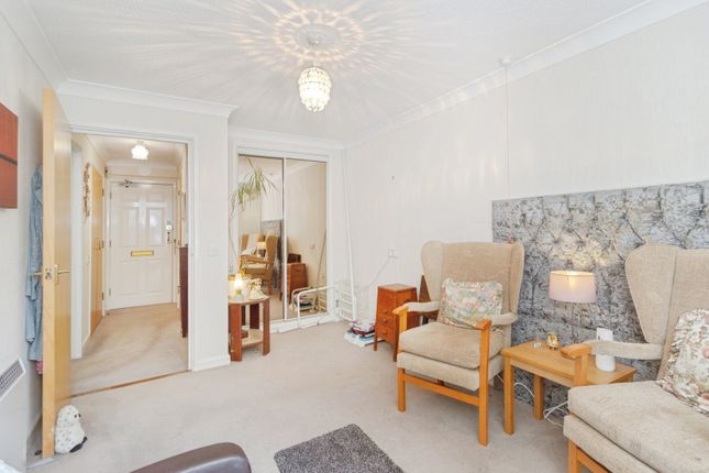 57, Hendon Grange, Leicester photo 4