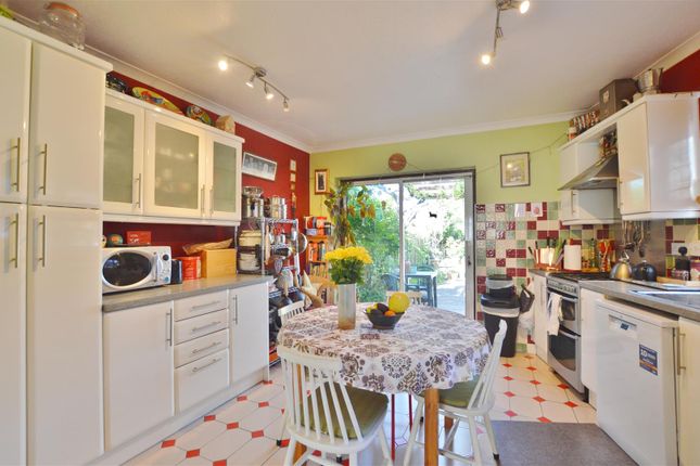 182, Stoke Poges Lane, Slough photo 3