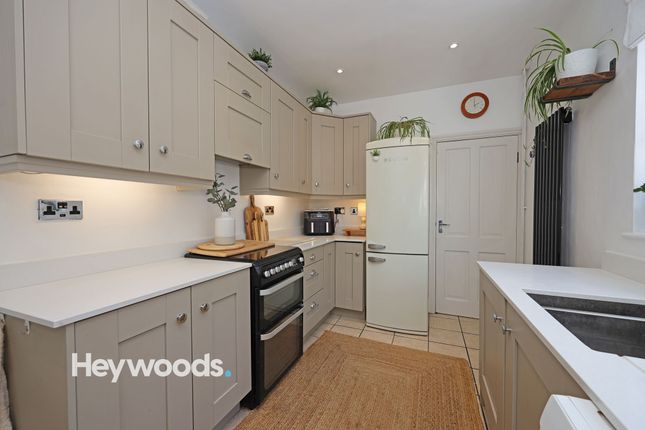 14 Robinson Road, Stoke-On-Trent photo 4