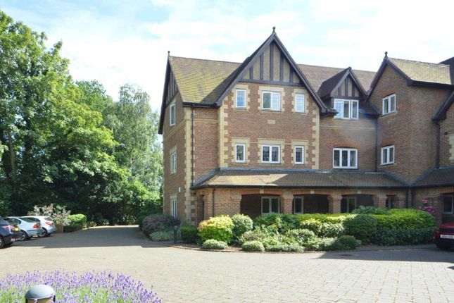 Thumbnail Flat to rent in Caenshill House, 5 Chaucer Avenue, Weybridge