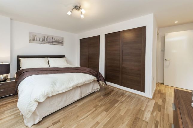 Flat to rent in Greycoat Place, London