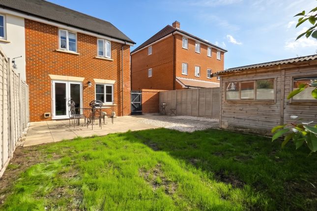 Crowthorne, Crowthorne photo 3