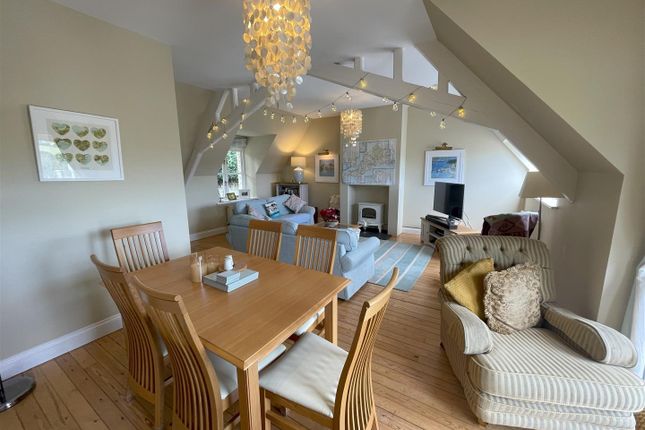 Hall House, The Old School, 8, Daglands Road, Fowey photo 3