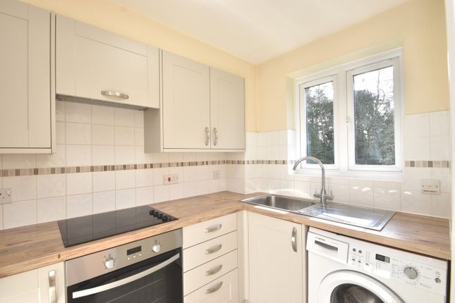11, Heathbridge, WEYBRIDGE photo 4