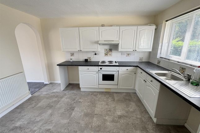 57, Vera Crescent, MANSFIELD photo 2