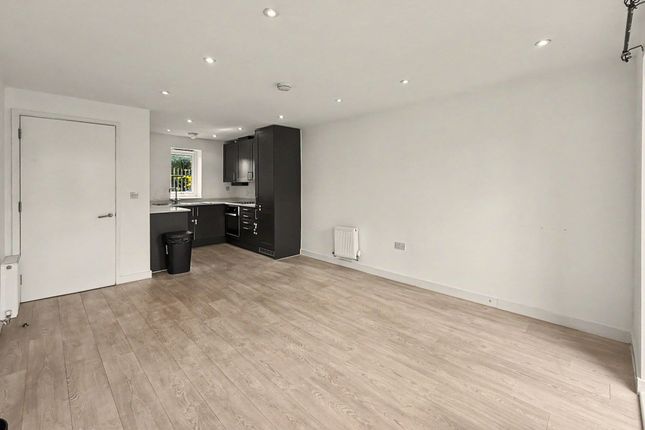 195 Cromwell Road, Salford photo 3