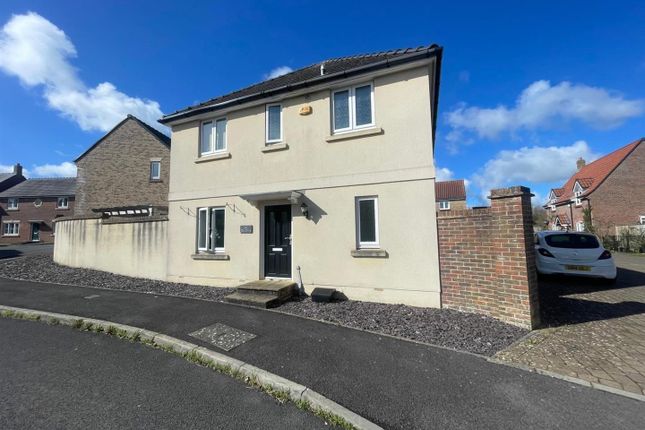3-bed house on 43, Oak Drive, Crewkerne, £335,000