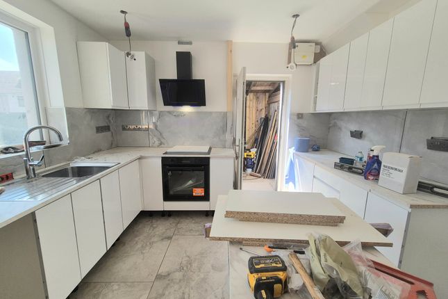 22, Furness Avenue, HALIFAX photo 5