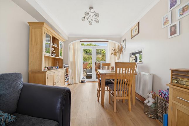67, Rydal Crescent, Perivale Greenford photo 3