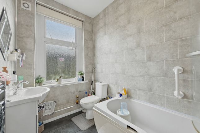 10 Stockton Road, Newport photo 4