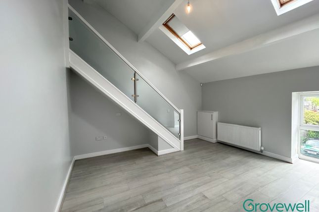 5 Back Silver Street, Bury photo 2