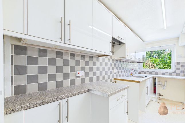 Flat 1, Durrington Court, Worthing photo 3