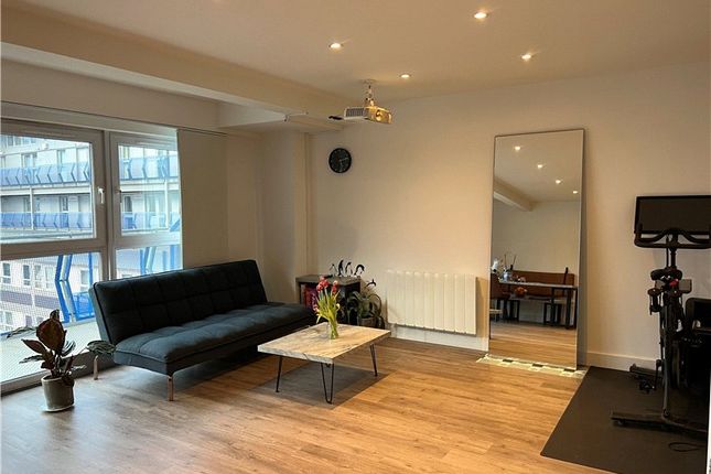 Flat 904, The Vista Building, 30, Calderwood Street, London photo 2