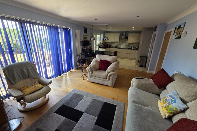 21, Quarries Way, Nottingham photo 4
