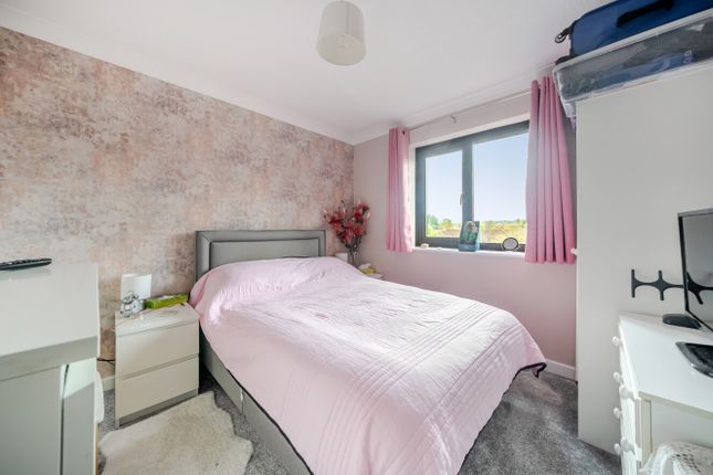 Flat 28, Elizabeth Court,, The Crescent, Hampshire photo 3