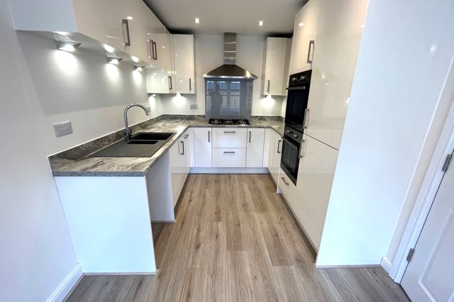 5, Kestrel Road, Preston photo 2