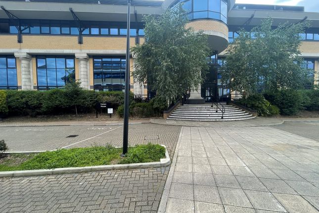 New Horizons Court, Brentford photo 4