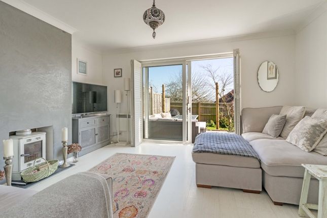 7 Stonegate Court, Stonegate photo 2