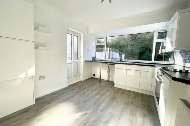 202, Stonelow Road, Dronfield photo 4