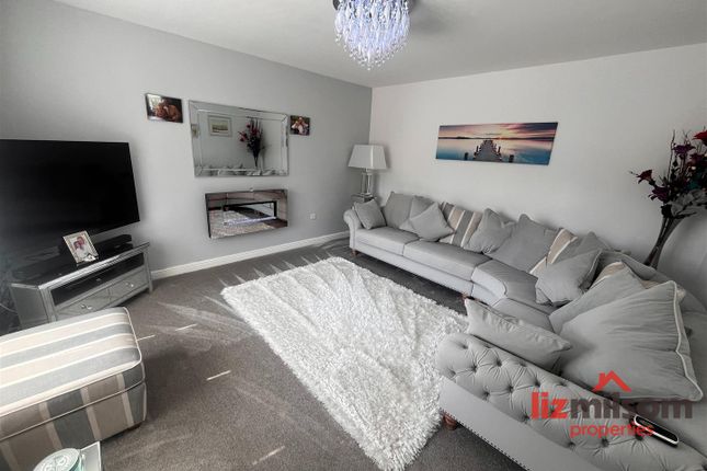 9, Newman Drive, Swadlincote photo 3