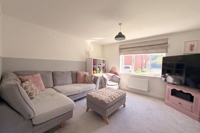 25, Chaffinch Drive, Loughborough photo 2