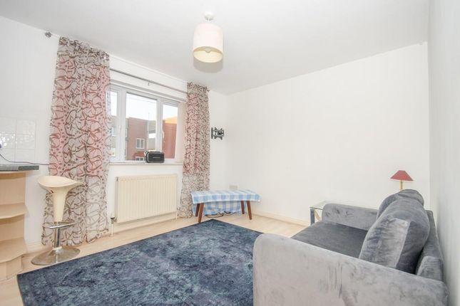 Flat 4, Chamberlain House, Berkeley Road, Bristol photo 3