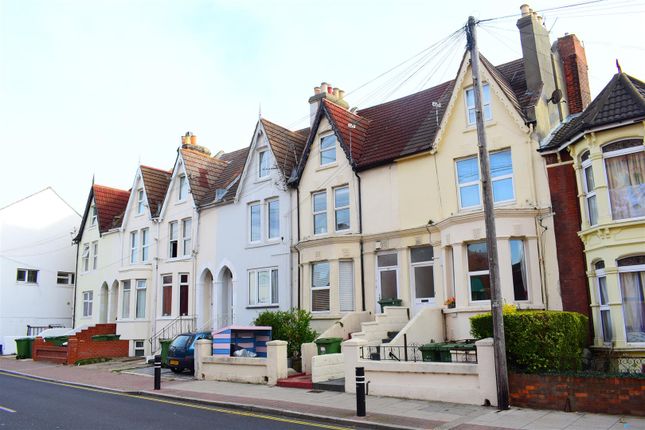 Thumbnail Shared accommodation to rent in Waverley Road, Southsea