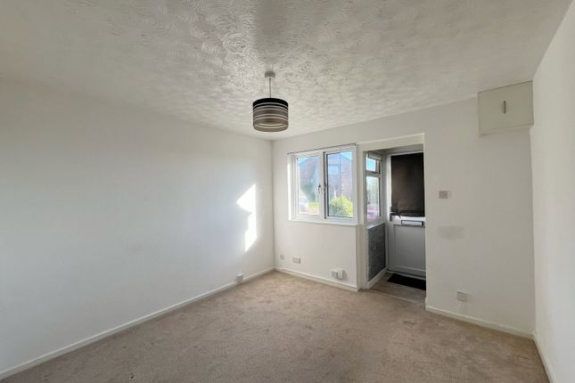 2, Hollam Way, Newton Abbot photo 2