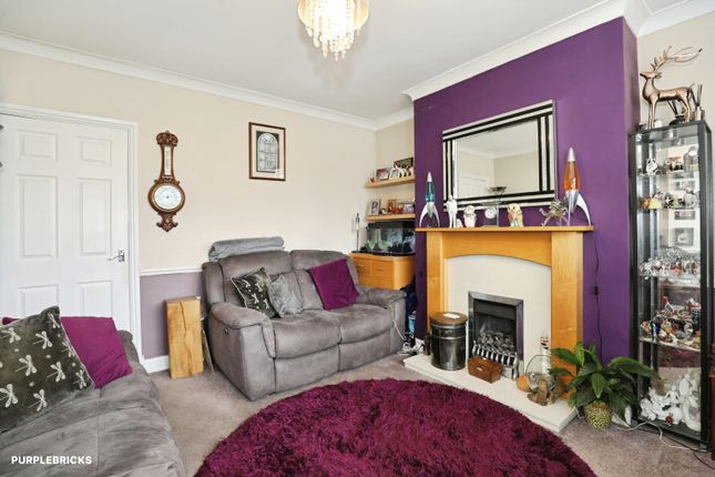 54, Highfield Drive, Stoke-on-Trent photo 4