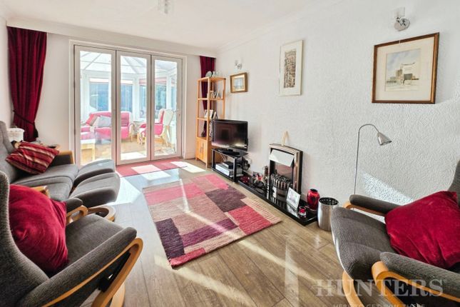 6, Park Close, Carshalton photo 2